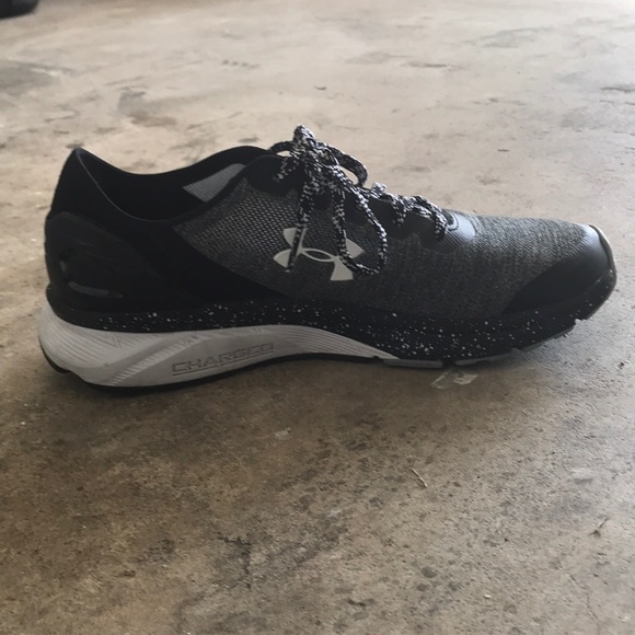 Under Armour tennis shoes - Picture 2 of 4